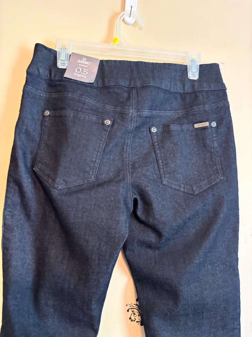 Chicos So Slimming jeans size 6 Chicos 0.5 - Picture 4 of 11